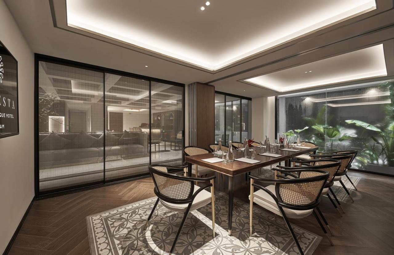 Hotel La Siesta Premium Saigon Ho Chi Minh Zewnętrze zdjęcie The interior of the restaurant